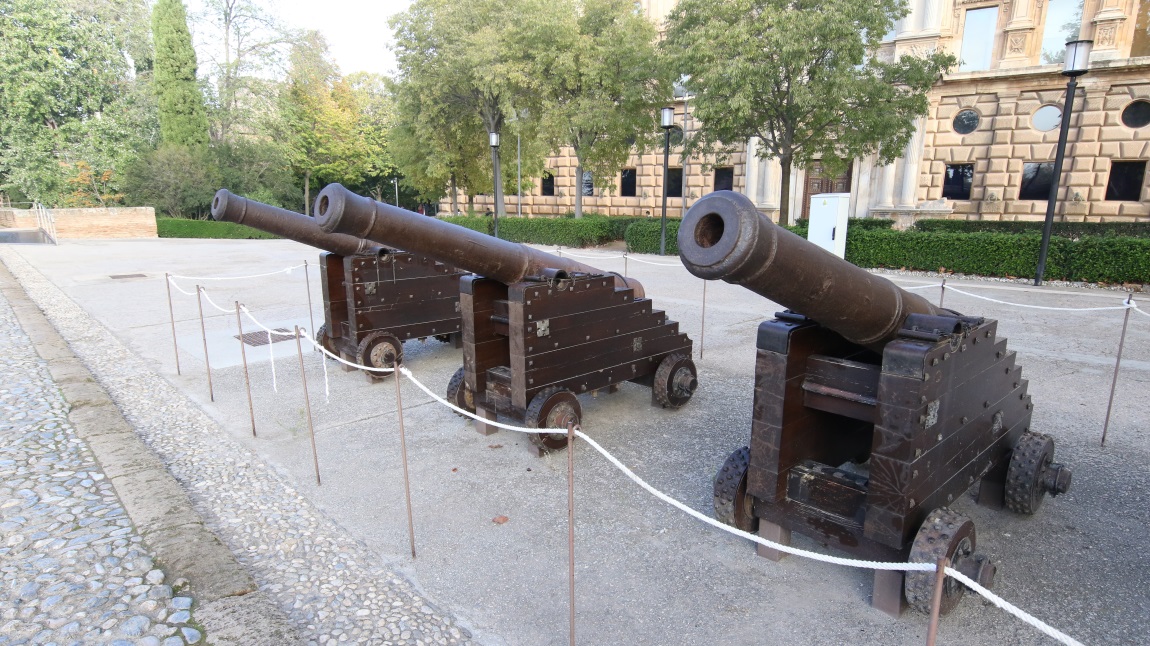 Cannons near the Justice Gate