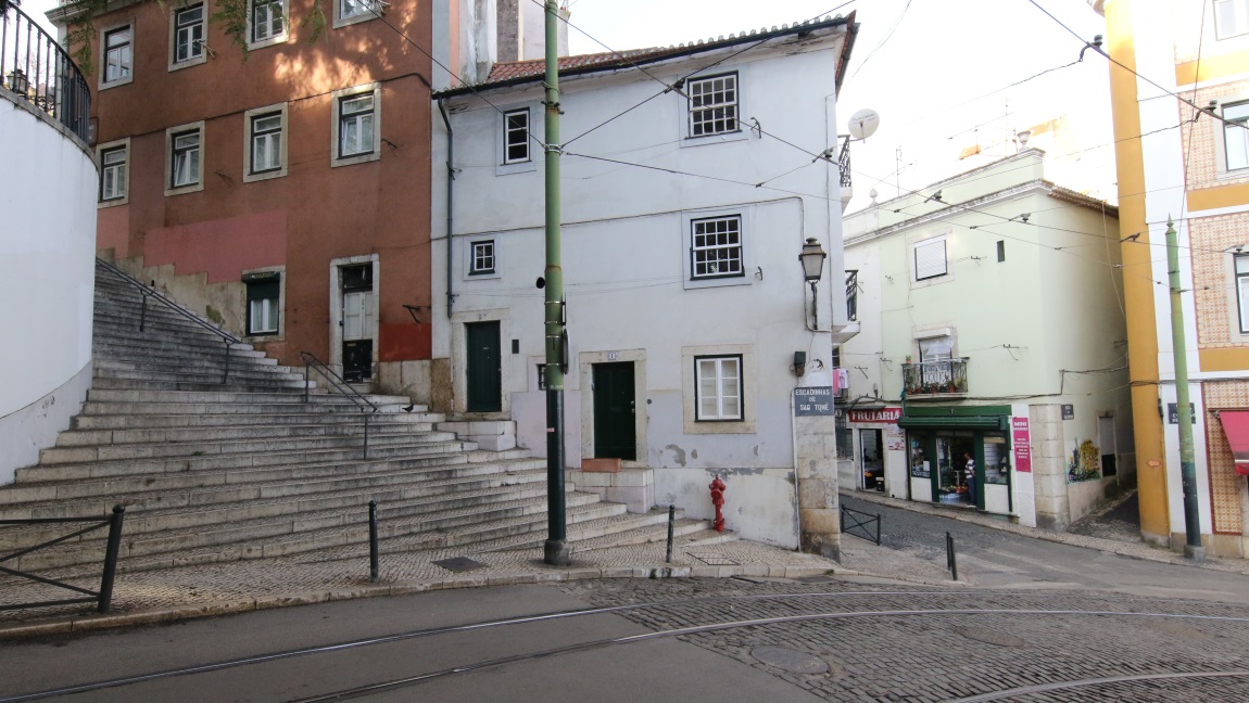 Stairs of S�o Tom�