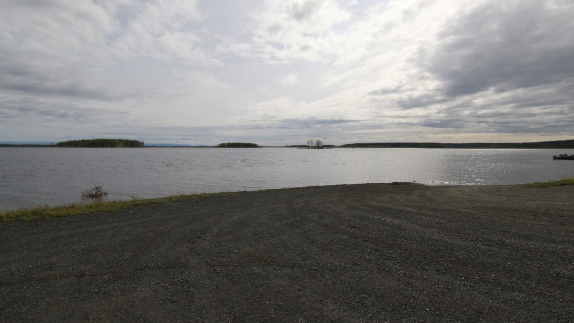 Shore of Minto Lakes